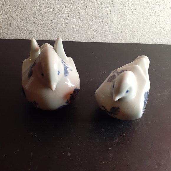 Fitz & Floyd Handpainted Ceramic Gray Bird Figurines Set of 2. - Picture 6 of 7